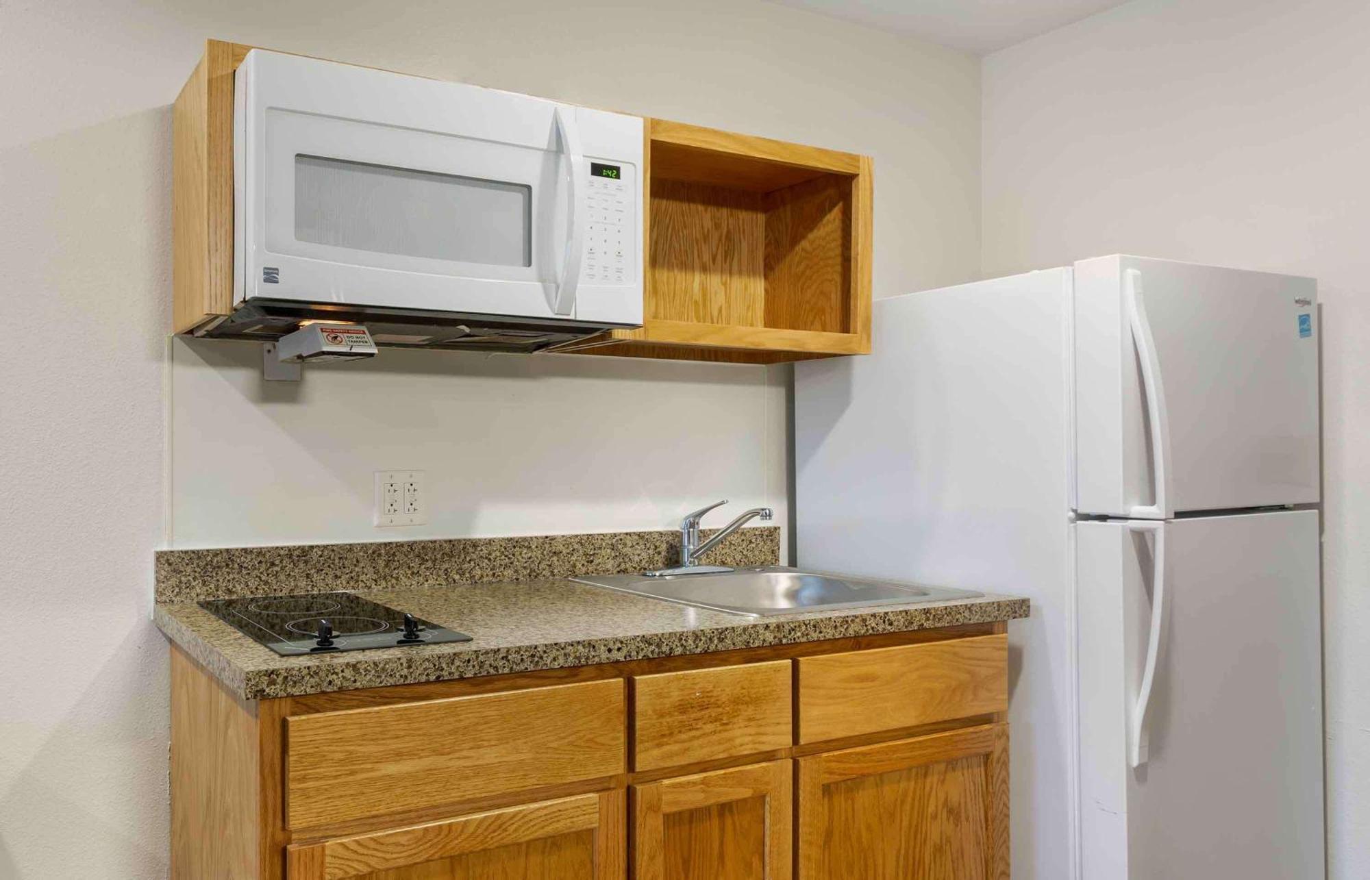 Extended America Select - - Airport Hotel